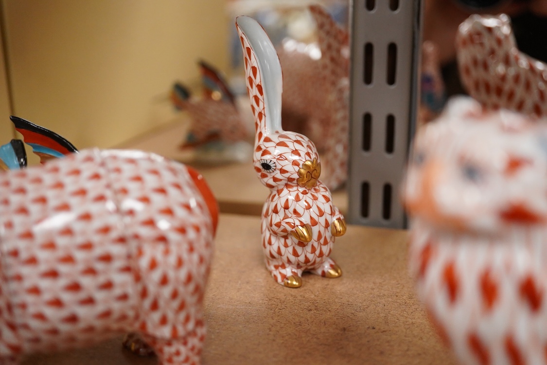 A group of Herend red scale animals and a similar cat, 14cm high